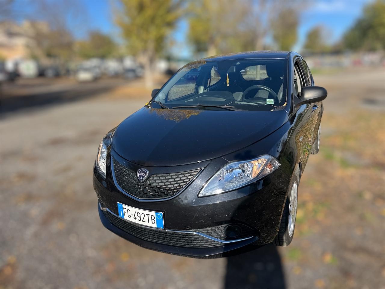 Lancia Ypsilon 1.2 69 CV 5 porte - POCHI KM