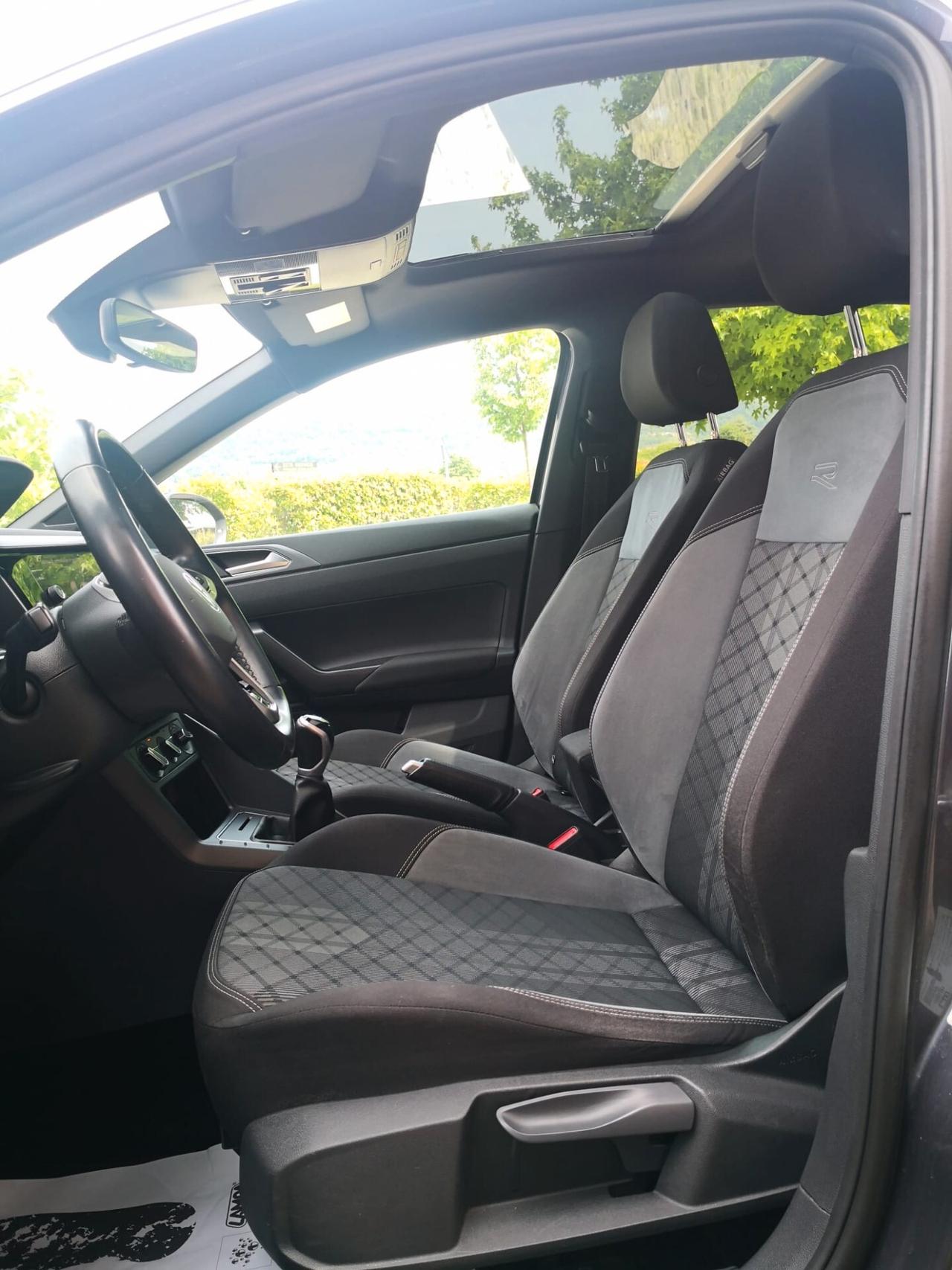 Volkswagen Taigo 1.0 TSI 110 CV R-Line ***TETTO***LED***CAR PLAY***