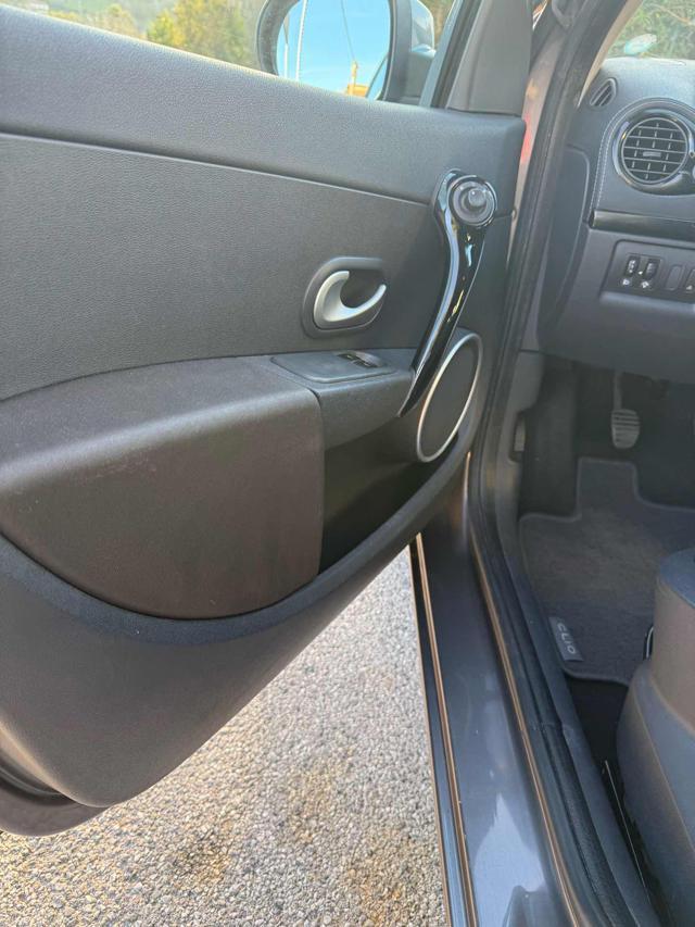 RENAULT Clio 1.2 16V 5 porte Dynamique