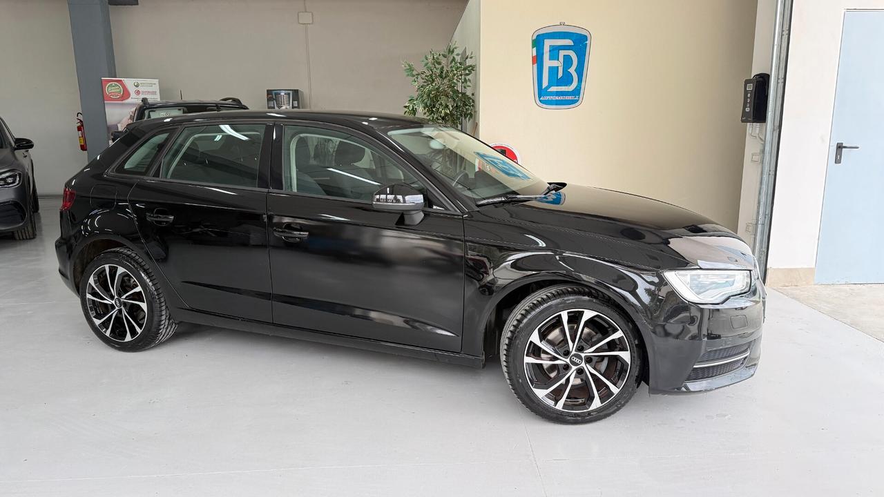 Audi A3 SPB 1.6 TDI 105 CV CR Ambition