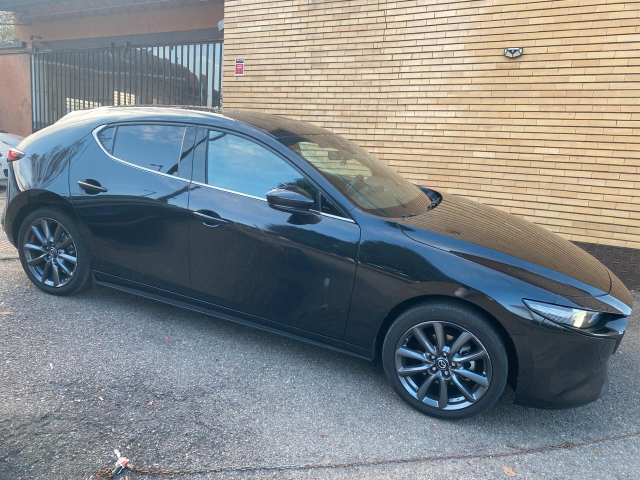 Mazda 3 Mazda3 2.0L e-Skyactiv-X M Hybrid 4p. Exclusive