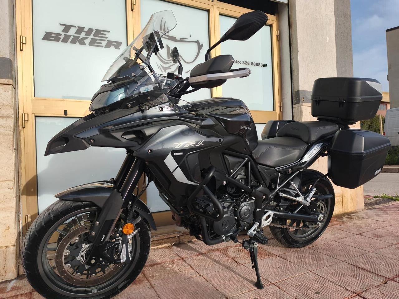 Benelli TRK 502 stradale 35kw tris valigie