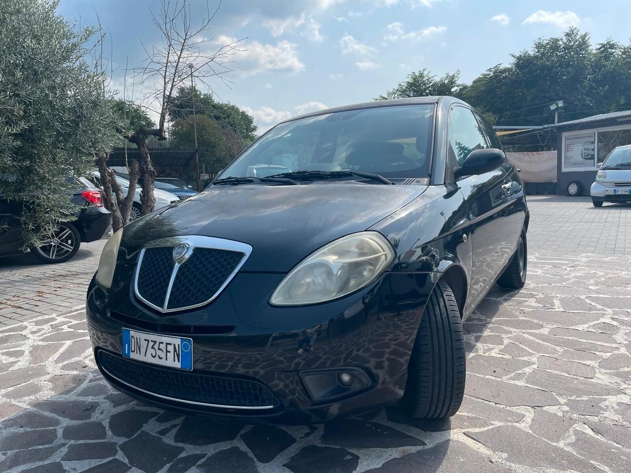 Lancia Ypsilon 1.2 Argento