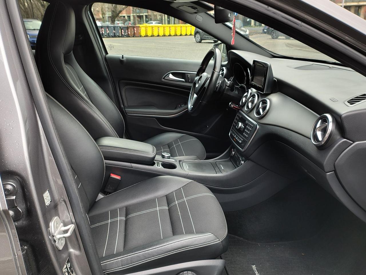 Mercedes-Benz GLA 220 CDI SPORT 4 MATIC AUTO #9122