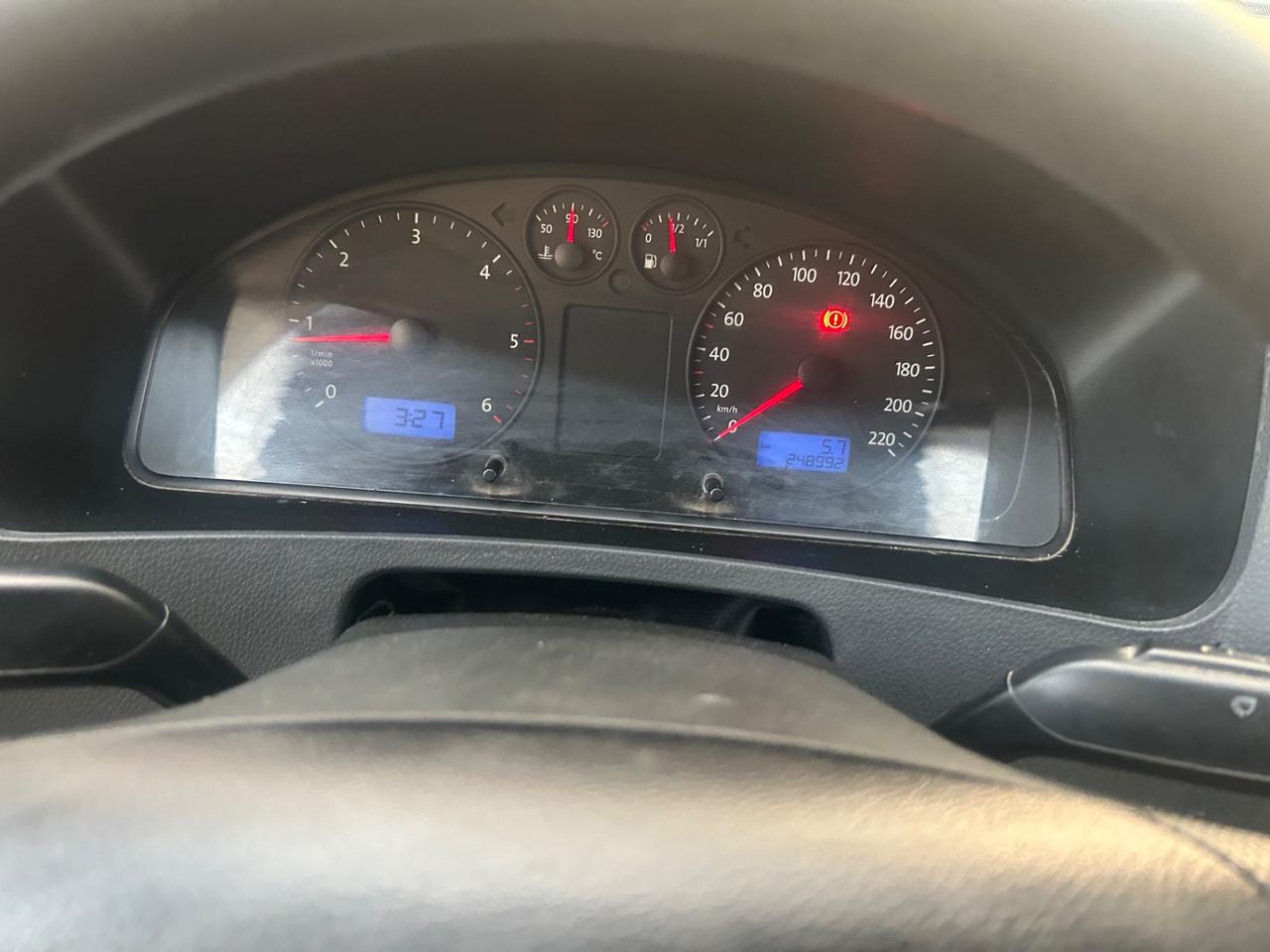 Volkswagen Transporter 2.5 TDI 4X4 Gancio Traino