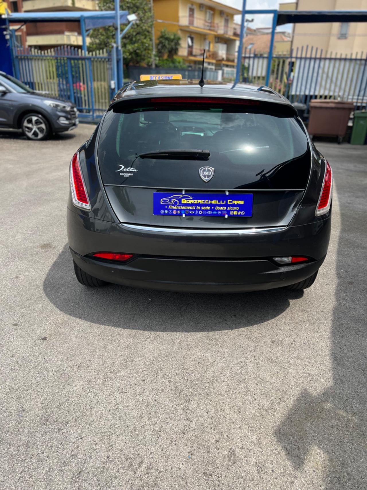 Lancia Delta 1.6 MJT DPF 105 CV Silver