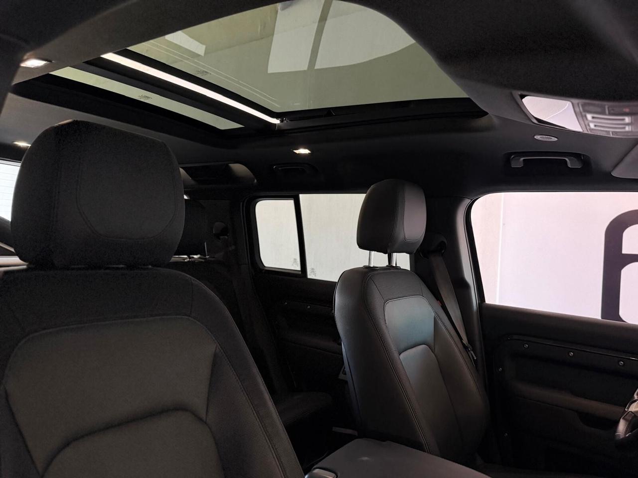 Land Rover Defender 110 3.0D I6 250 X-Dynamic SE