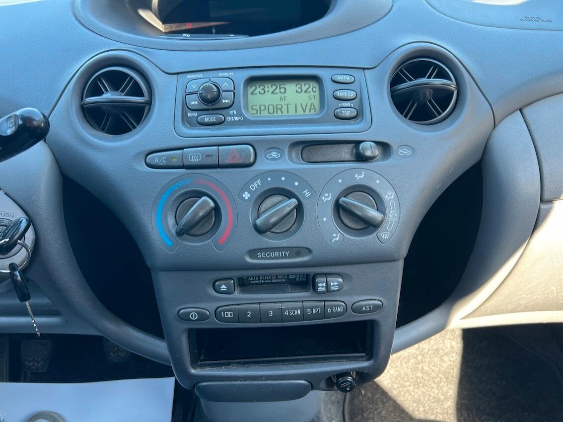 Toyota Yaris Yaris 3p 1.0 - 102.500 KM - NEOPATENTATI