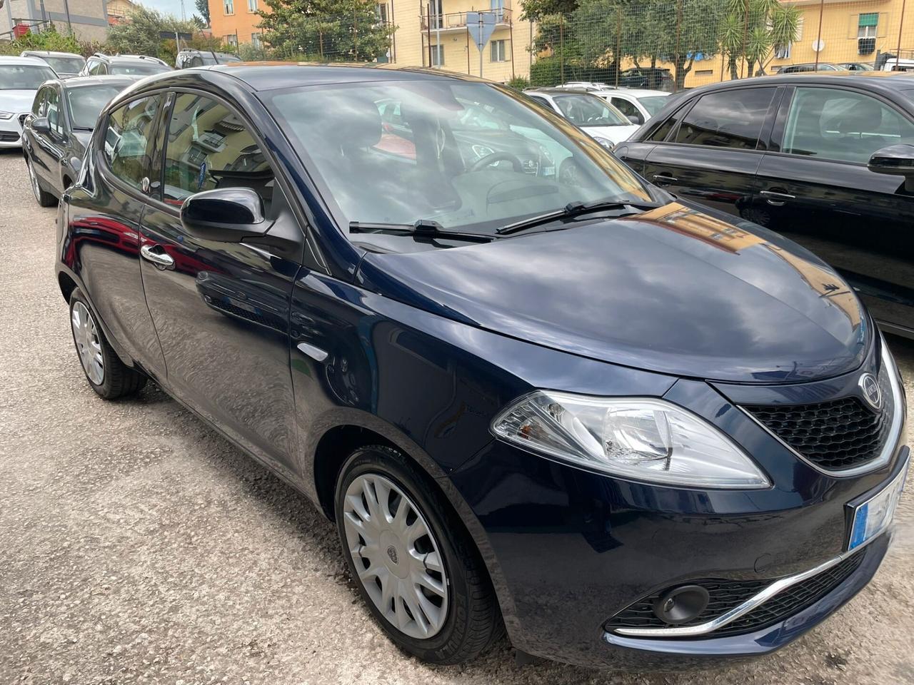 Lancia Ypsilon 1.2 69 CV 5 porte GPL Ecochic Silver
