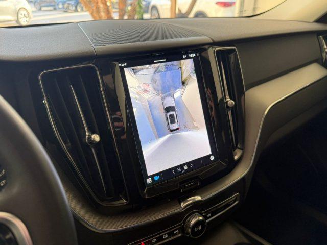 VOLVO XC60 B4 (d) AWD automatico Plus Dark