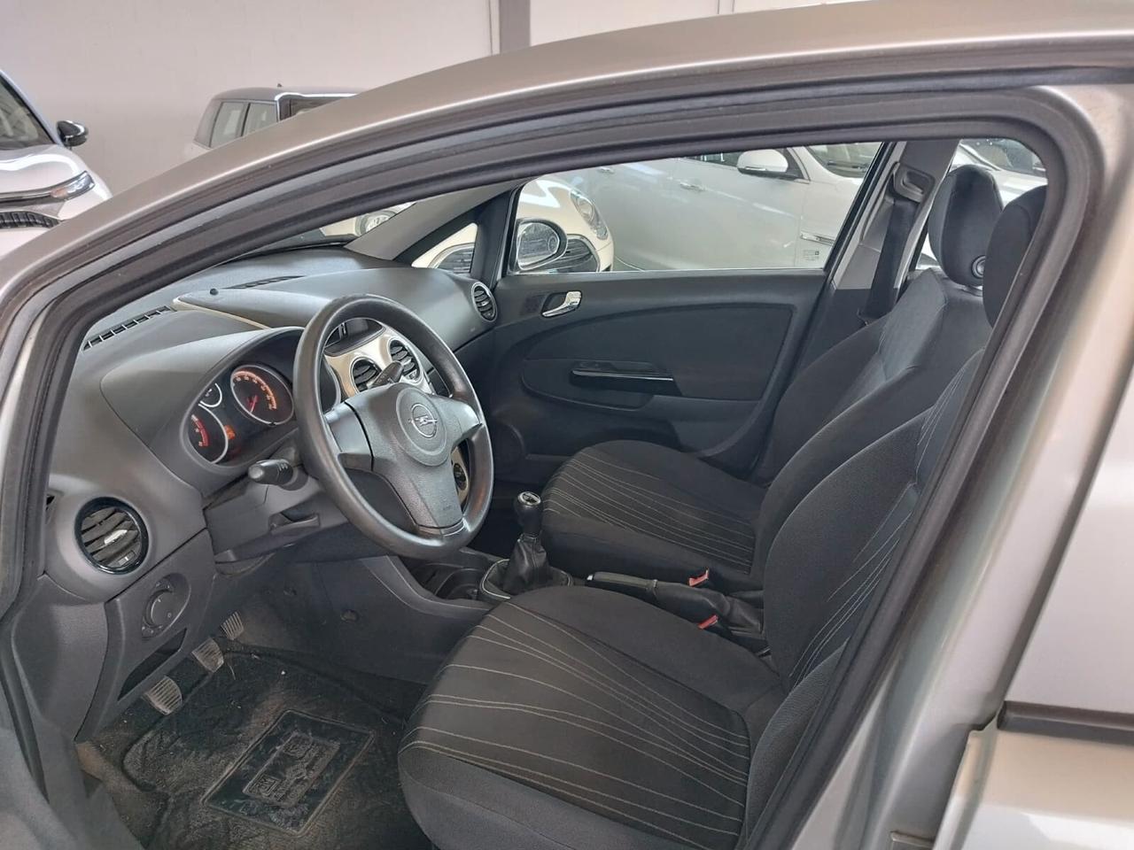 Opel Corsa 1.2 5 porte Cosmo