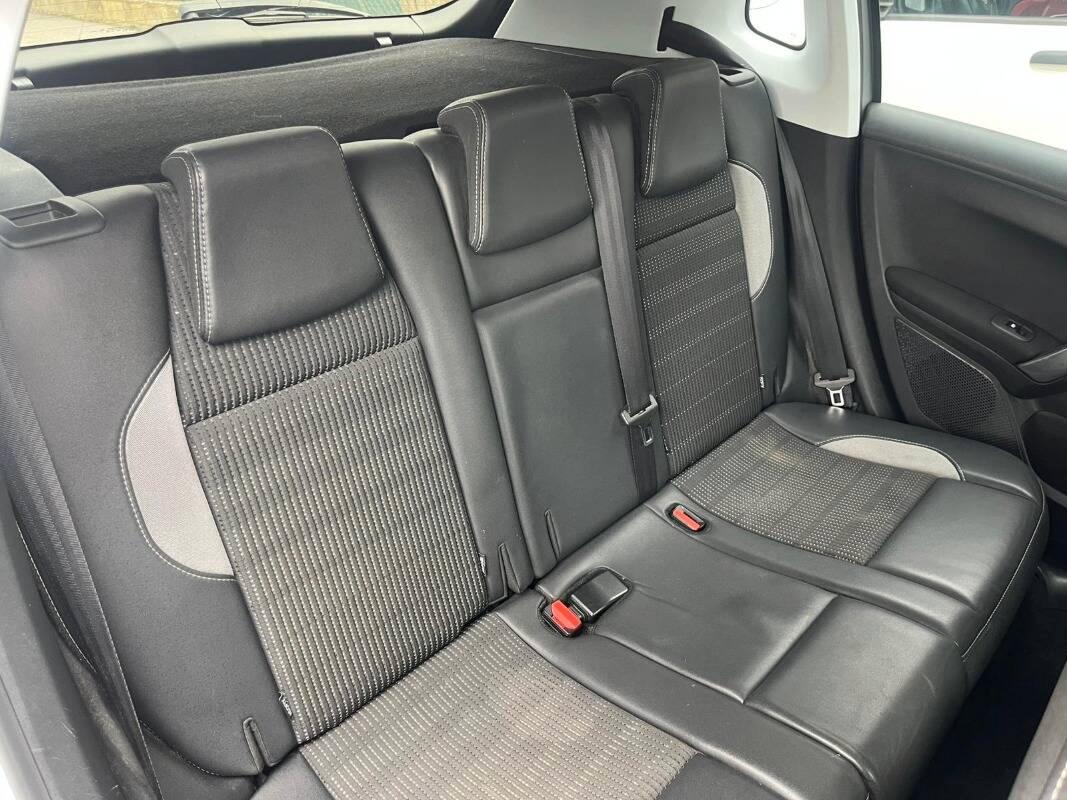 Peugeot 2008 1.6 bluehdi Black Matt 100cv