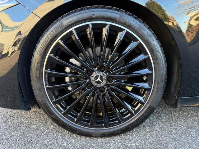 MERCEDES-BENZ A 200 163cv AMG Line Premium NIGHT PACK-19"-IVA ESP