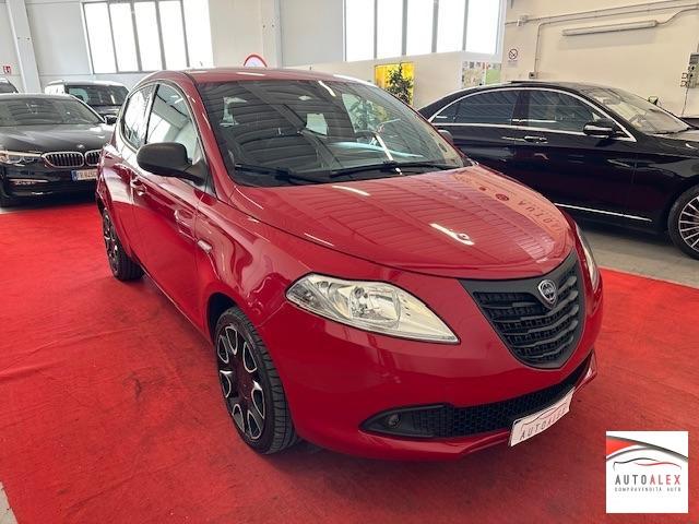 LANCIA - Ypsilon 1.2 8v 5p momo NEOPATENTATI