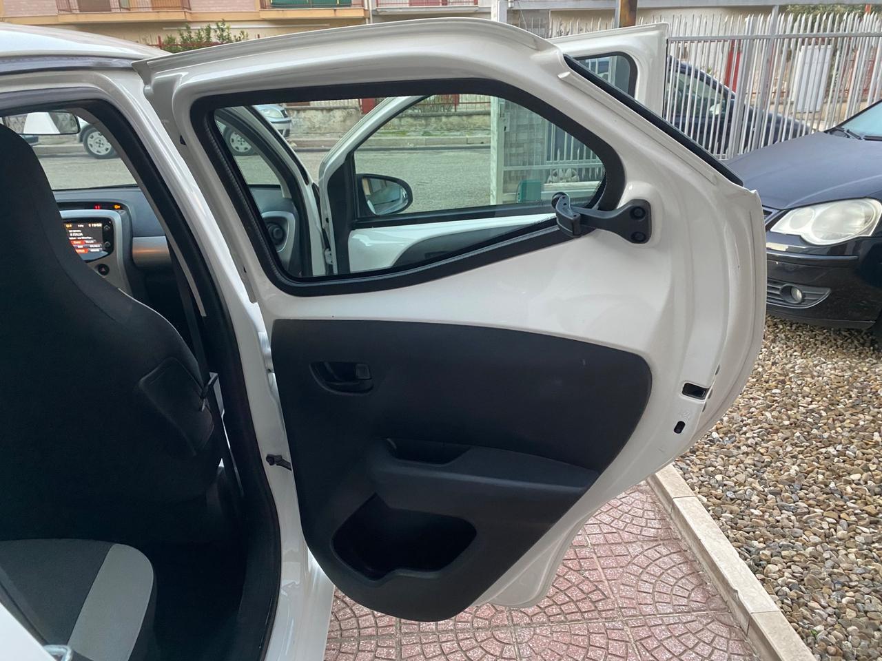 Toyota Aygo 1.0 VVT-i 69 CV 5 porte x-clusiv