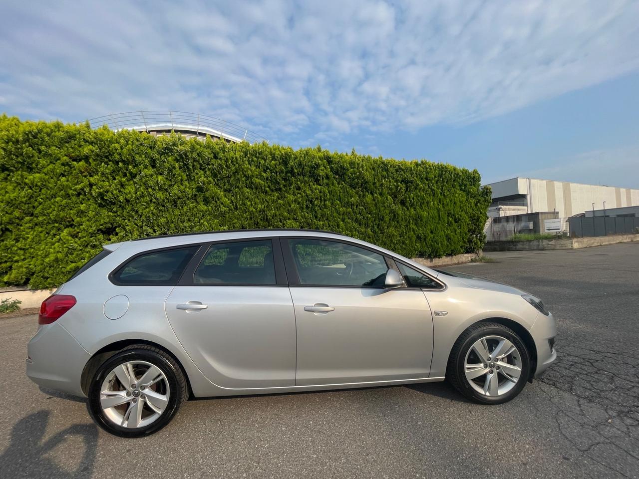 Opel Astra Opel astra euro 5, anno 2013 1.4 benzina Gpl
