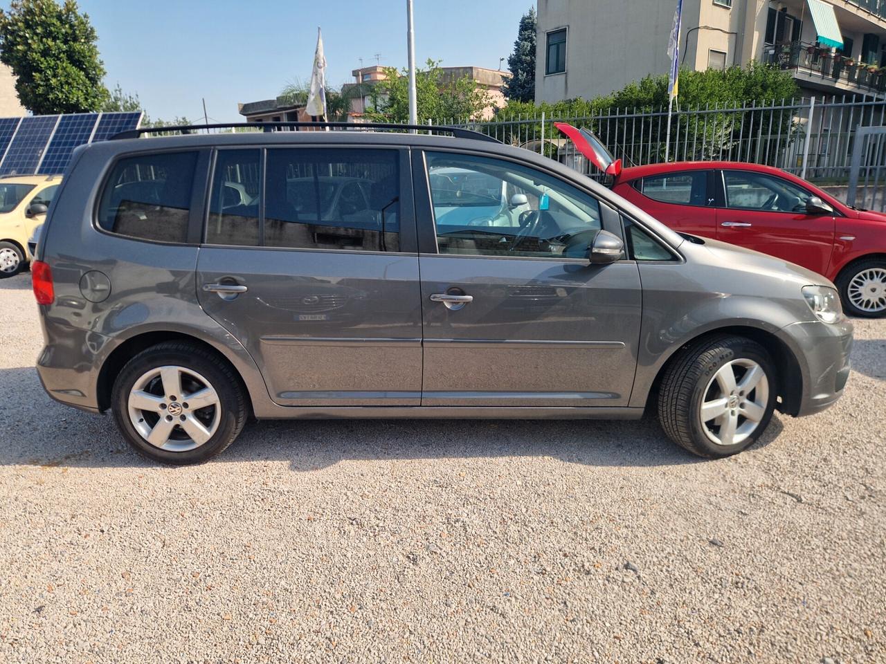 Volkswagen Touran 1.6 TDI DSG Comfortline-2014