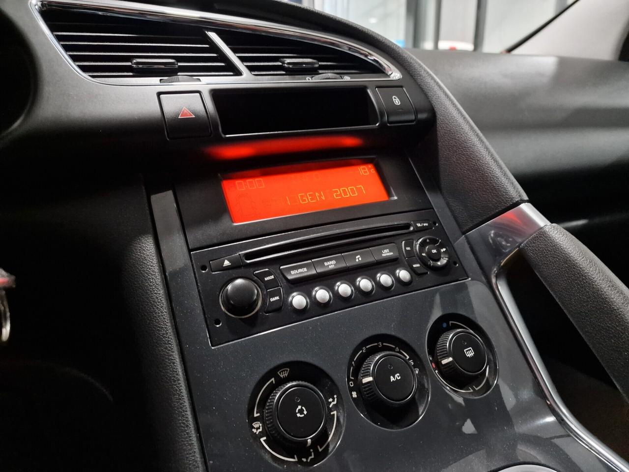 Peugeot 3008 1.6 HDi 115CV Access