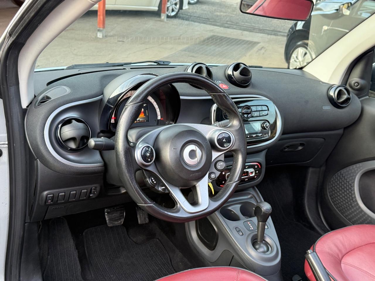 Smart 0.9 Turbo twinamic cabrio -pelle-rate-garanzia