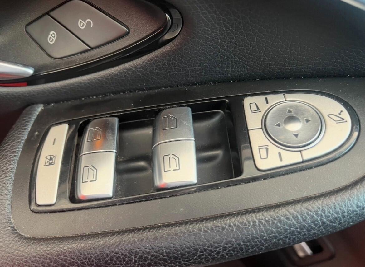 MERCEDES-BENZ GLC 250 D 4MATIC PREMINUM AUTOMATICO CERCHI 18 PELLE TOTALE TELECAMERA 360 GRADI