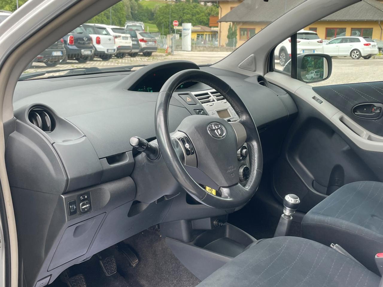 Toyota Yaris 1.3 5 porte SOL