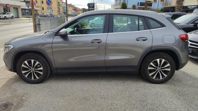 MERCEDES-BENZ GLA 180 d Automatic Style "LED" NAVI"CAMERA"