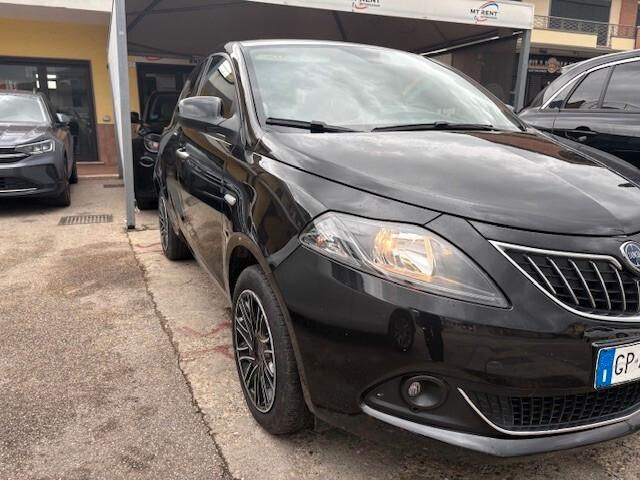 Lancia Ypsilon 1.0 FireFly