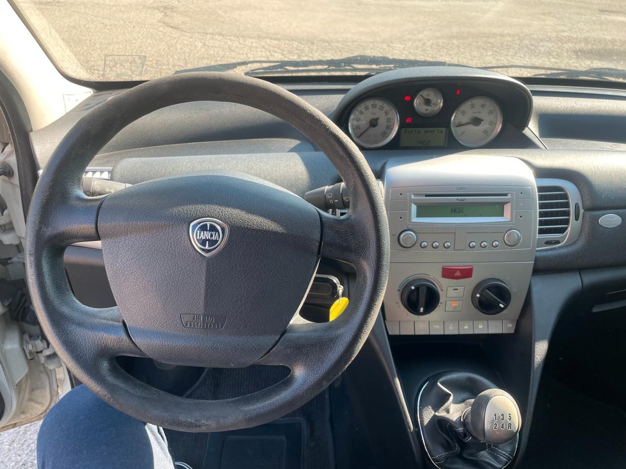 Lancia Ypsilon 1.3 MJT 75 CV Platinum