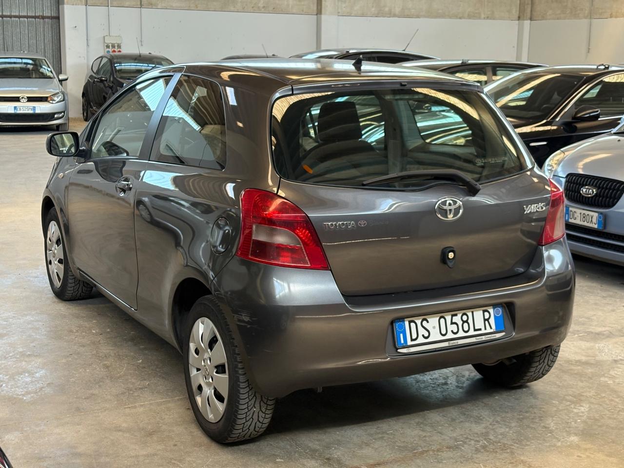 Toyota Yaris 1.0 5 porte Sol