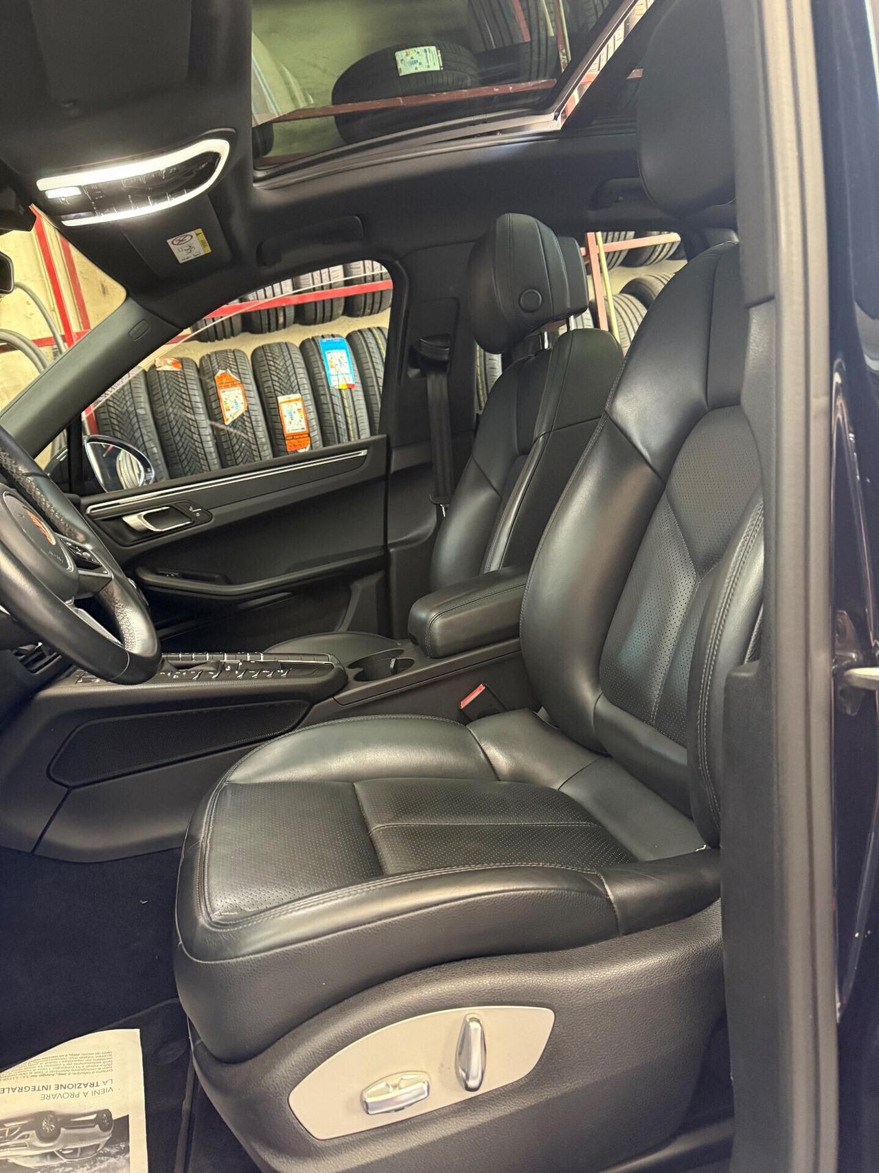 Porsche Macan 2.0 245 CV PASM TETTO 21