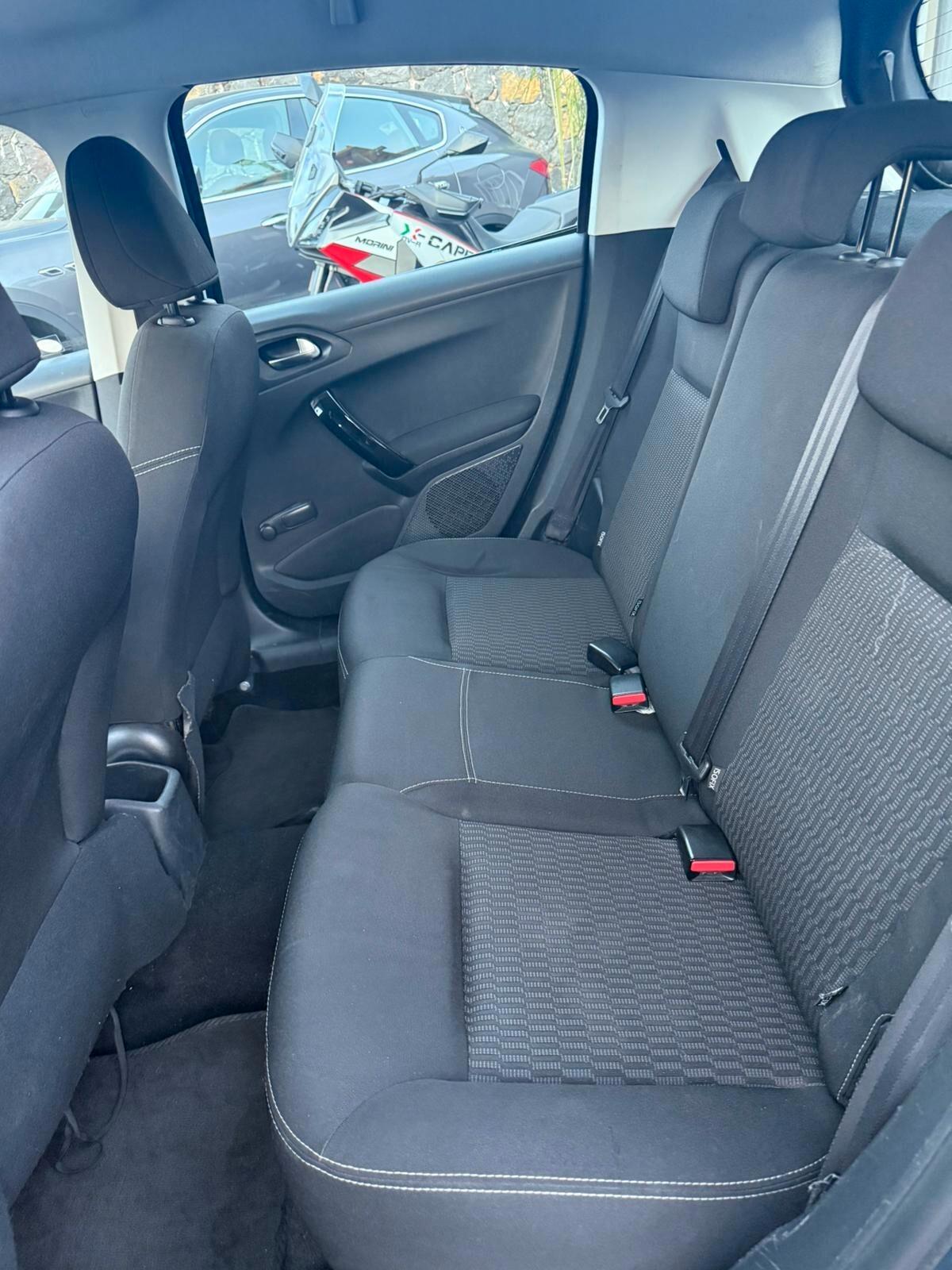 Peugeot 208 PureTech Active