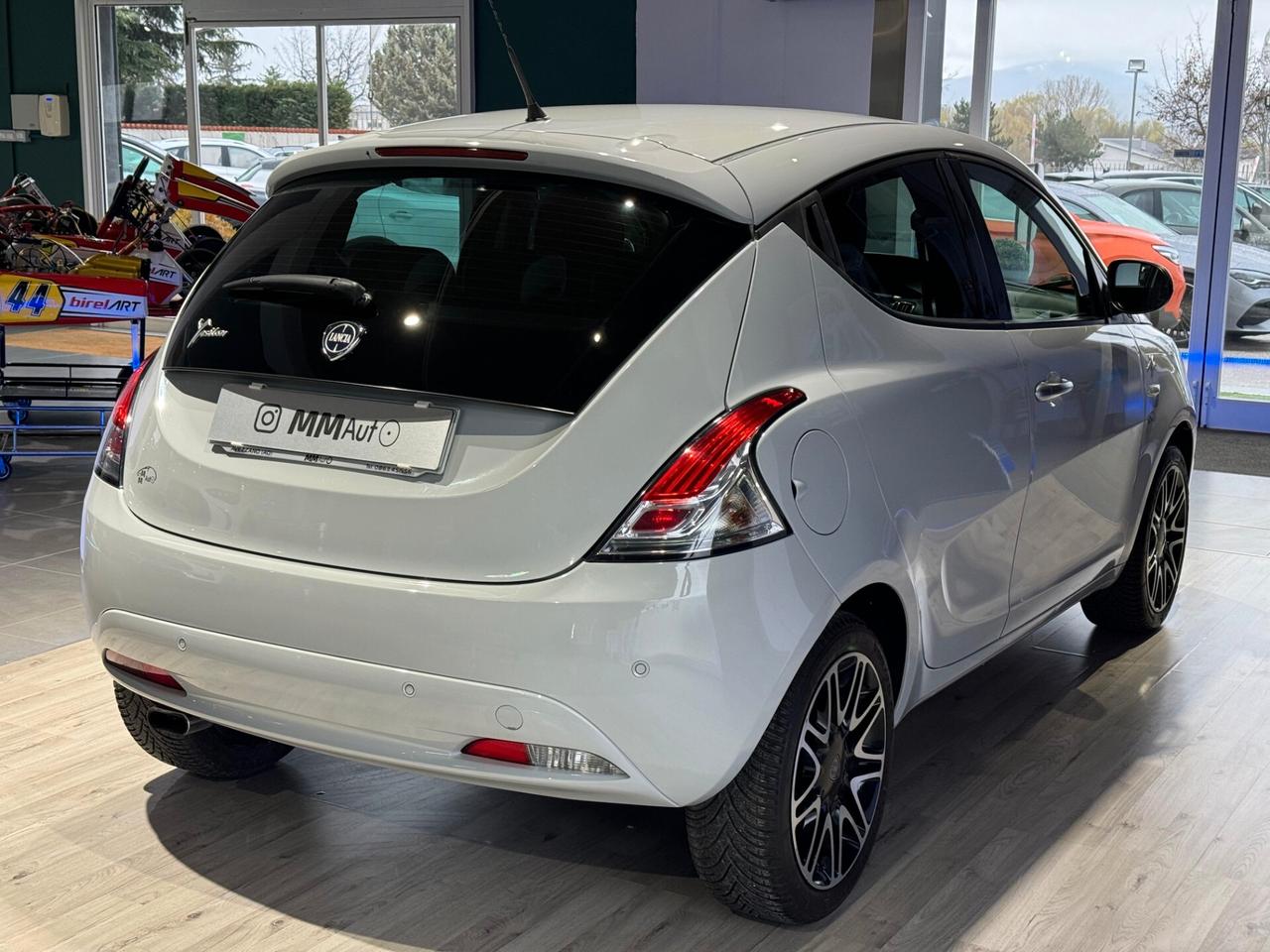 Lancia Ypsilon 1.2 69 CV 5 porte Mya