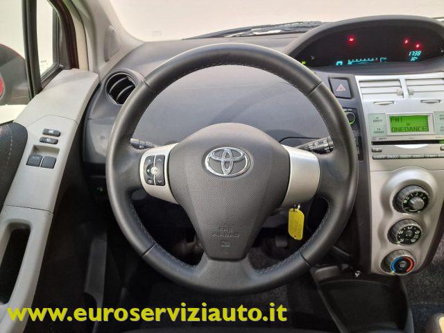 TOYOTA Yaris 1.3 5 porte Sol