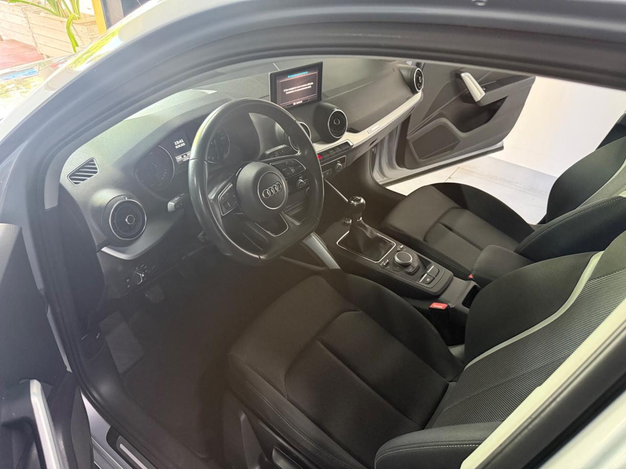 Audi Q2 30 TDI Business Design