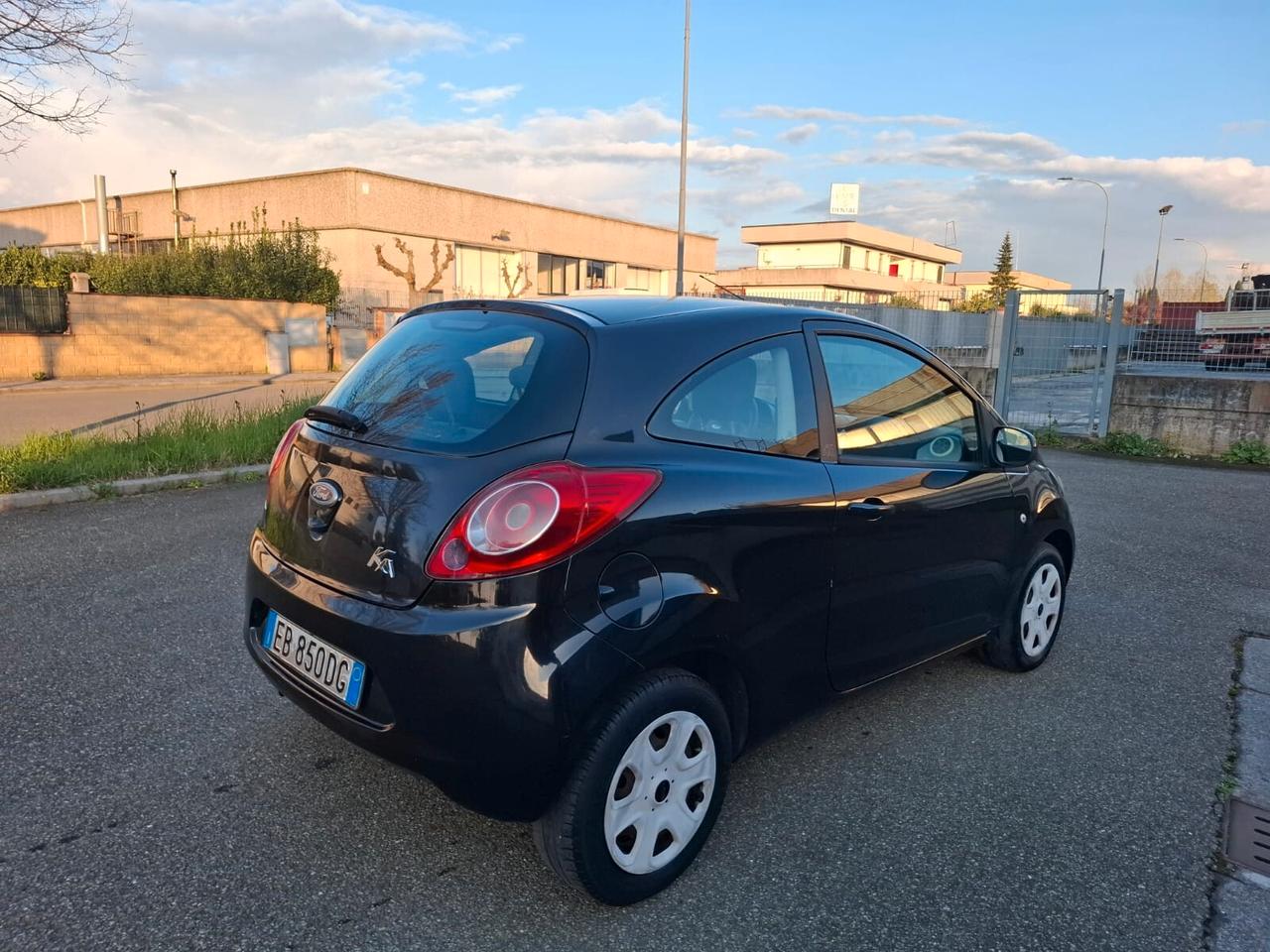 Ford Ka 1.2 benzina 2010 con SOLO 114.000 KM