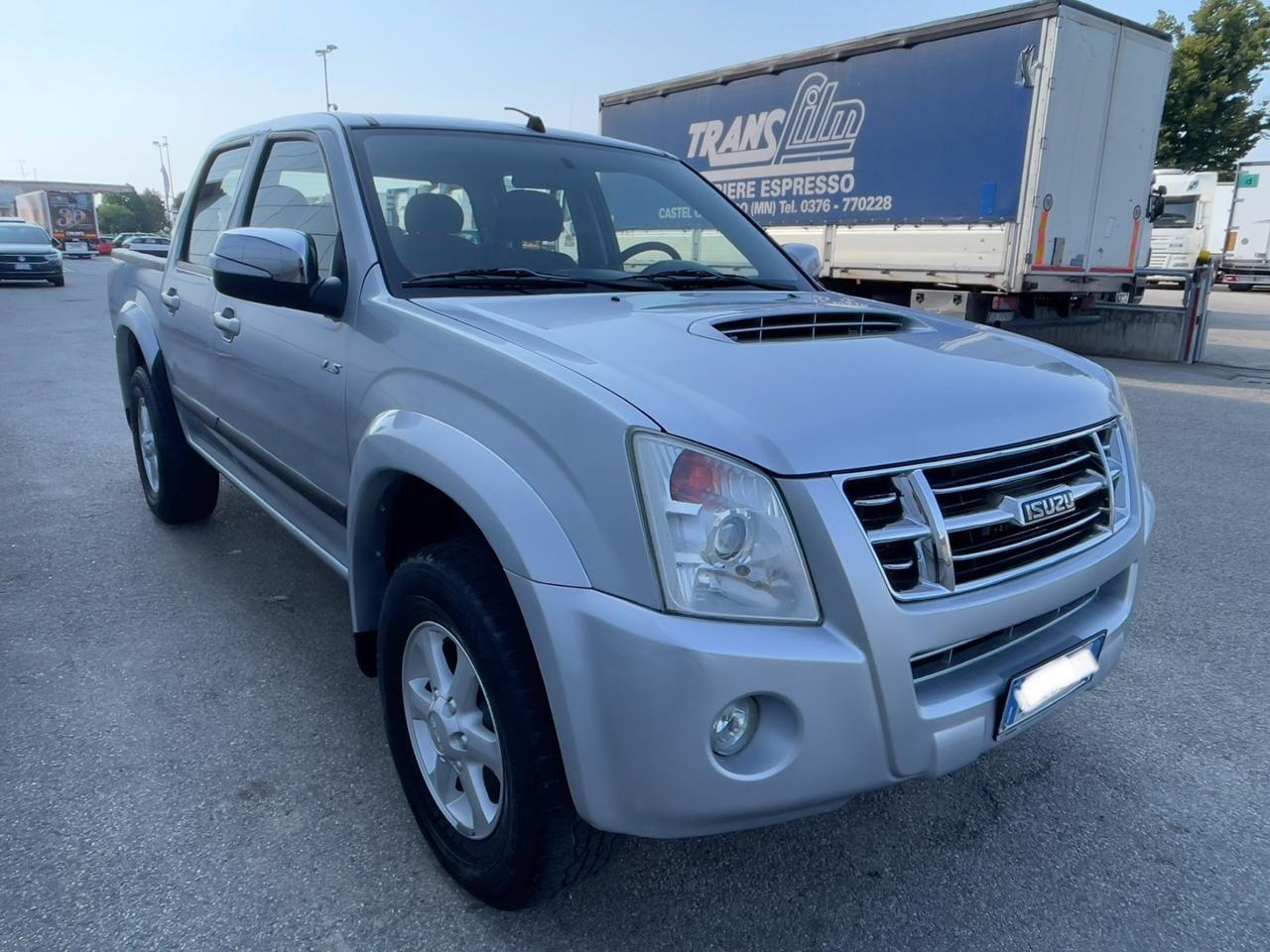 Isuzu D-Max 3.0 TD cat Crew Cab 4WD Pup. LS SI PERMUTE