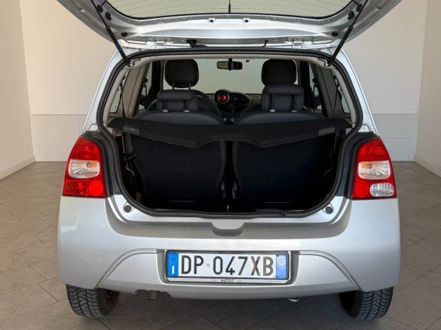 RENAULT Twingo 1.2 16V Initiale