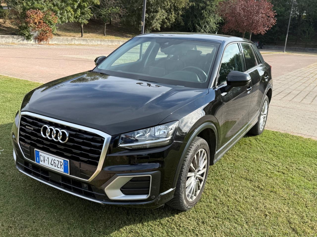 Audi Q2 40 TFSI quattro S tronic Identity Black