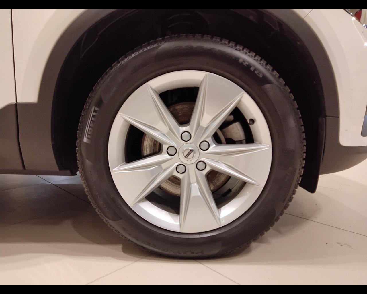 VOLVO XC40 2023 - XC40 2.0 b3 Core auto