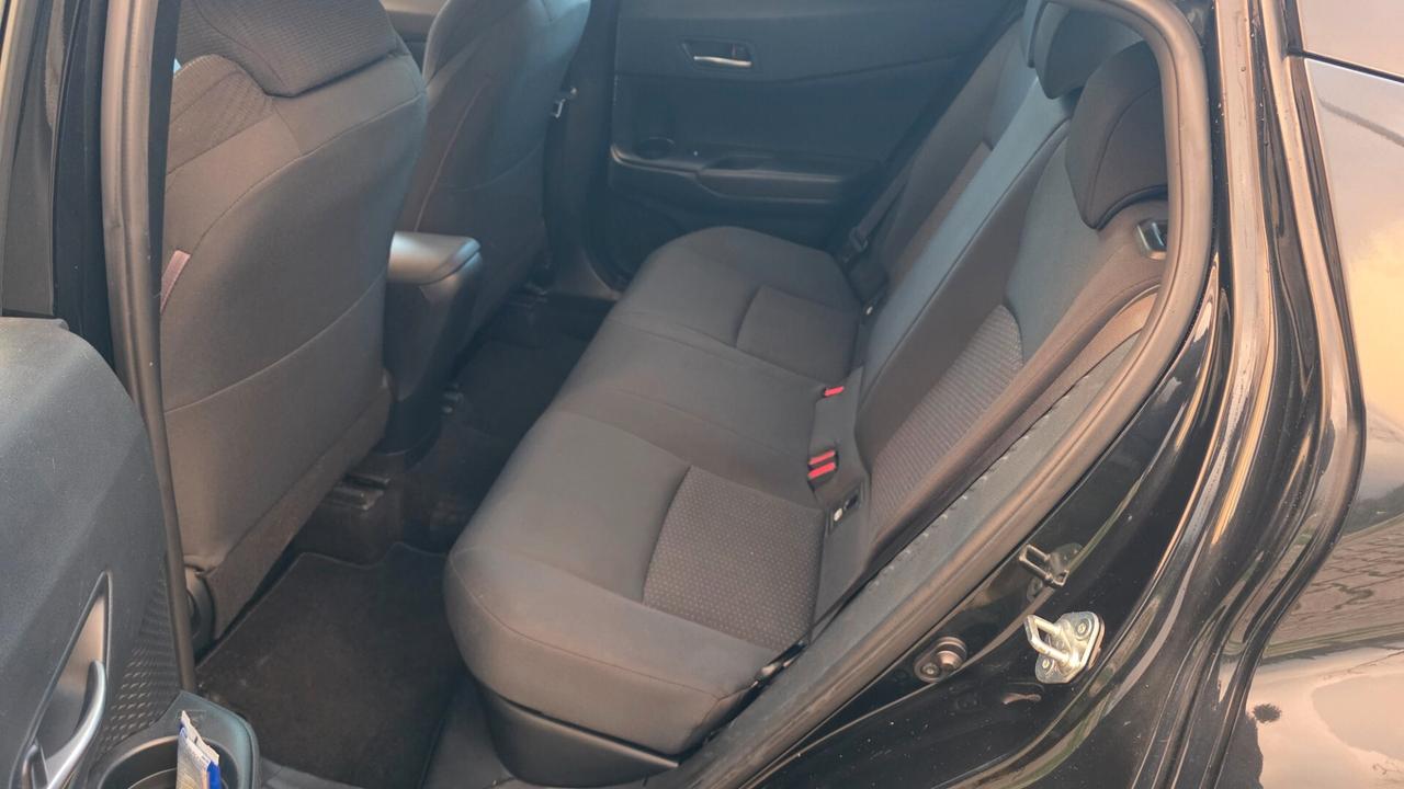 Toyota C-HR 1.8 Hybrid E-CVT Business