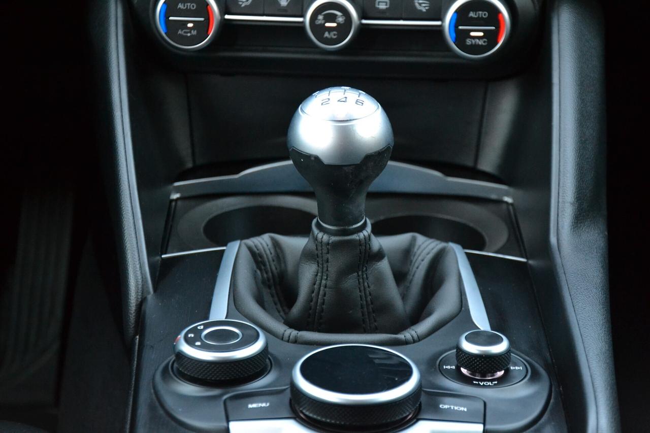 Alfa Romeo Giulia 2.2 180CV SUPER 6M ️ PREZZO SENZA VINCOLI ️• ITALIANA • UNIPRO