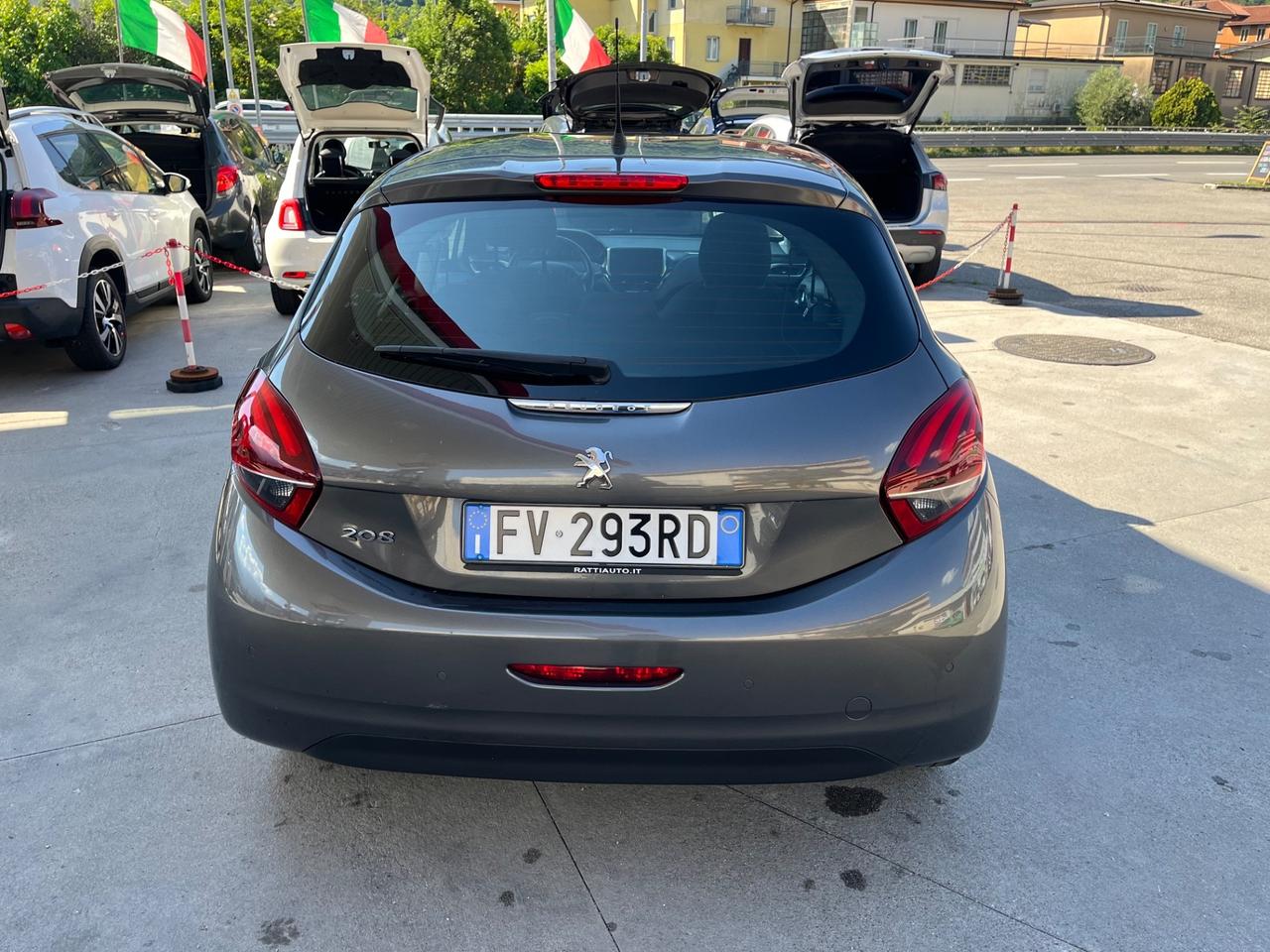 PEUGEOT 208 - NEOPATENTATI