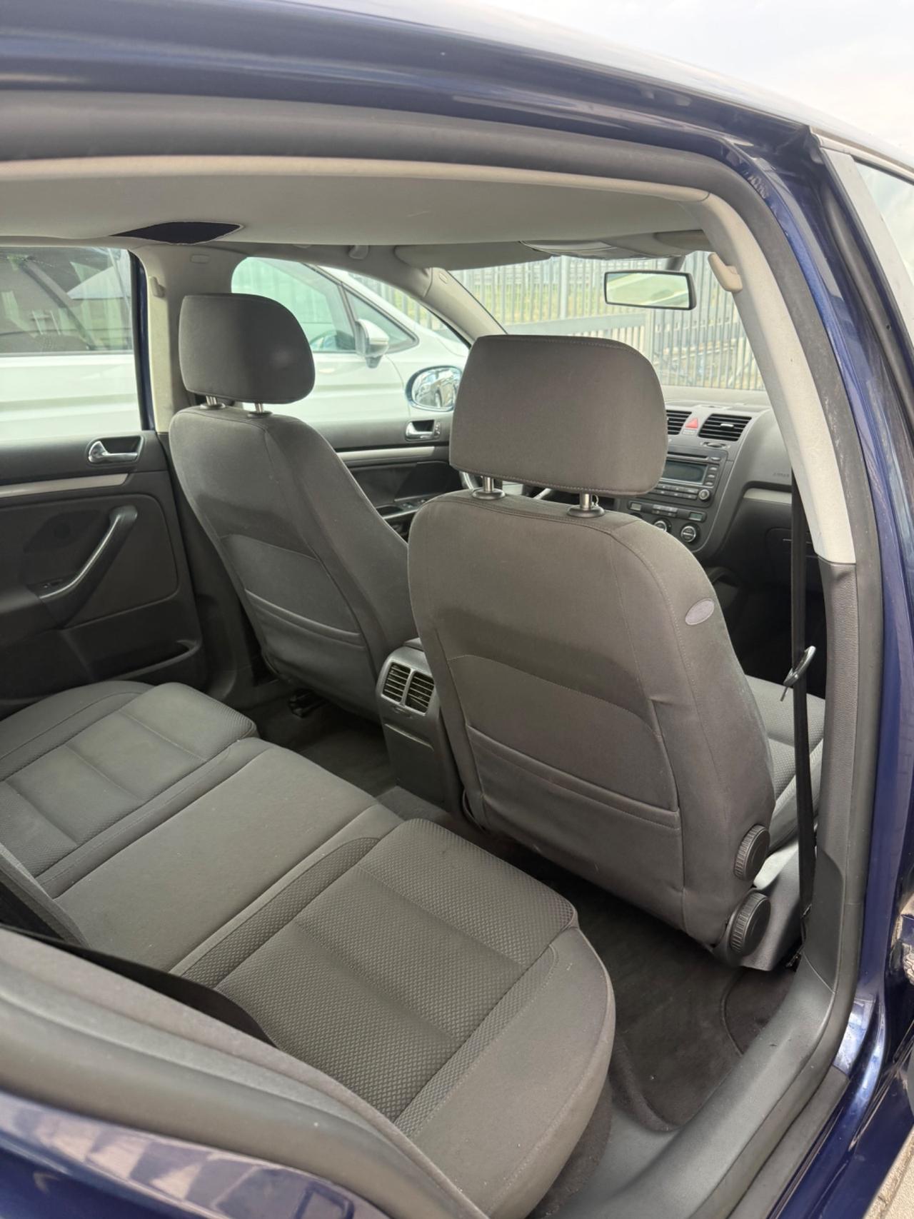 Volkswagen Golf 2.0 16V TDI 5p. Sportline