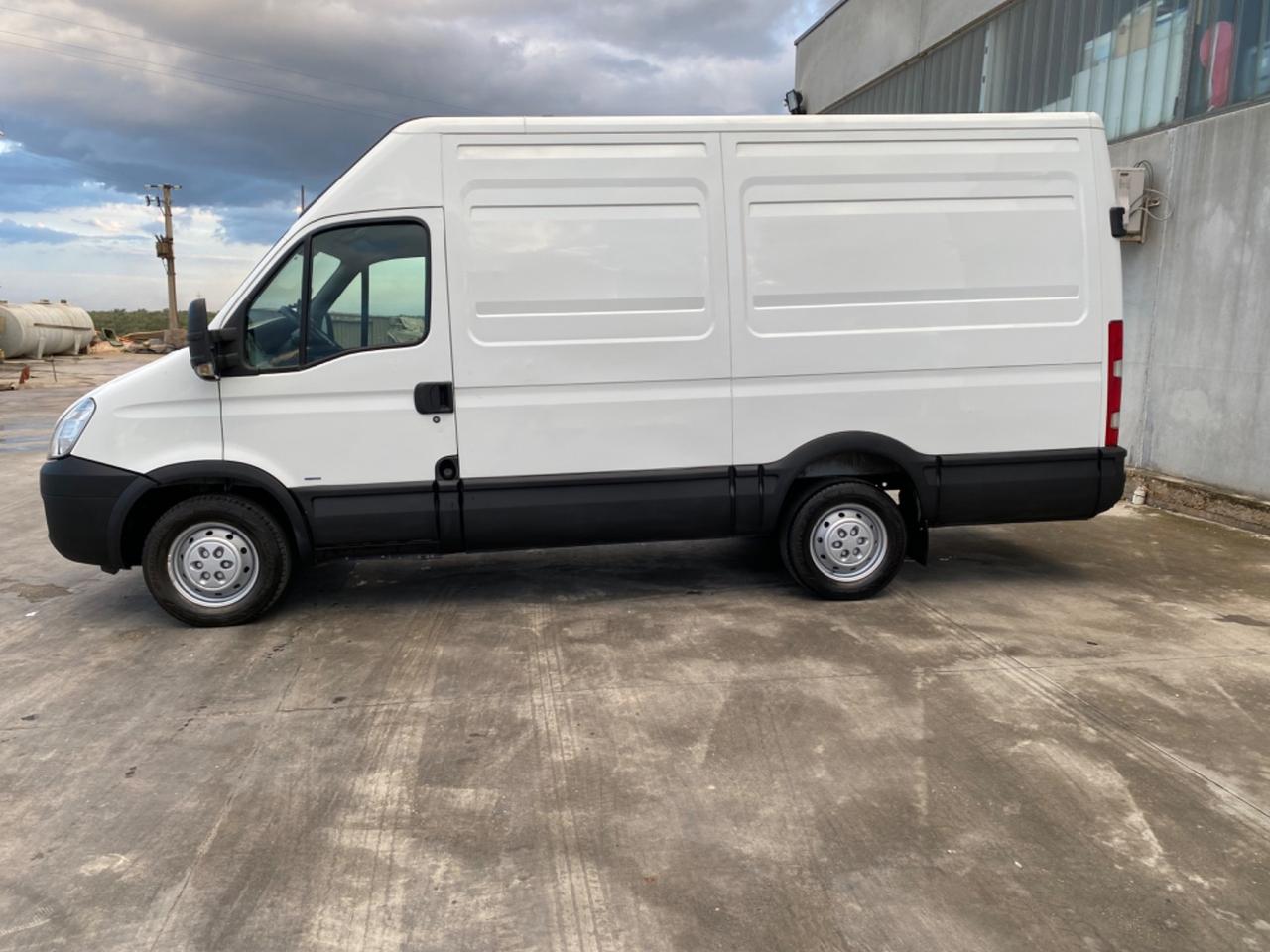 Iveco Daily 35/S/10, TETTO ALTO, PASSO LUNGO, GEMELLATO,Unico propietario