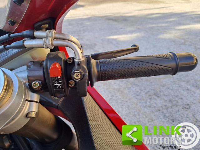 MV AGUSTA F4 1000 .