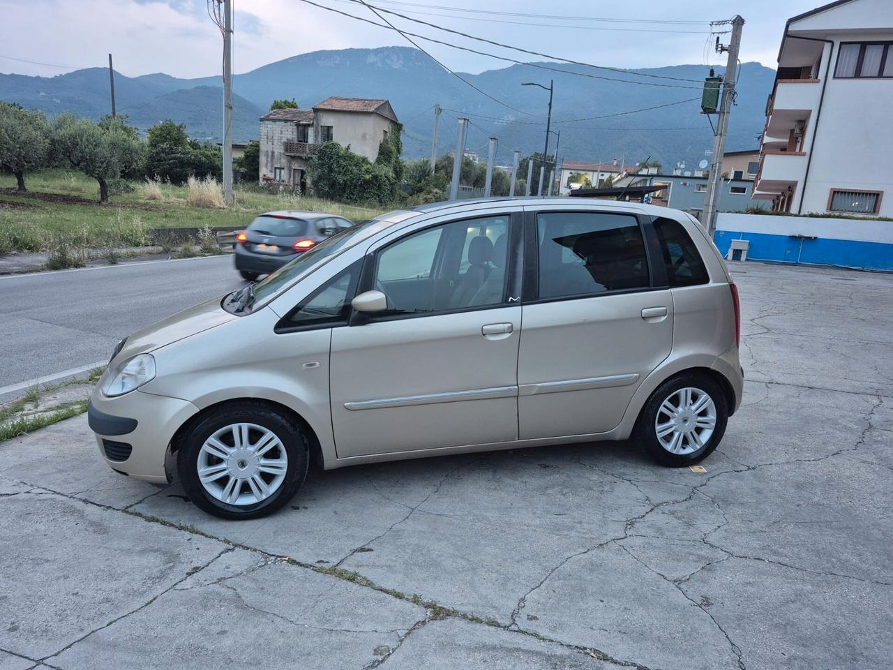 Lancia MUSA 1.4 16V Platino Plus