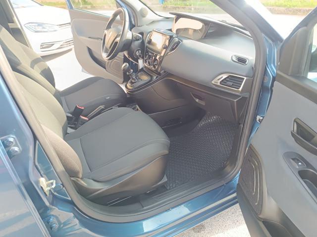 LANCIA Ypsilon 1.0 FireFly 5 porte S&S Hybrid Silver