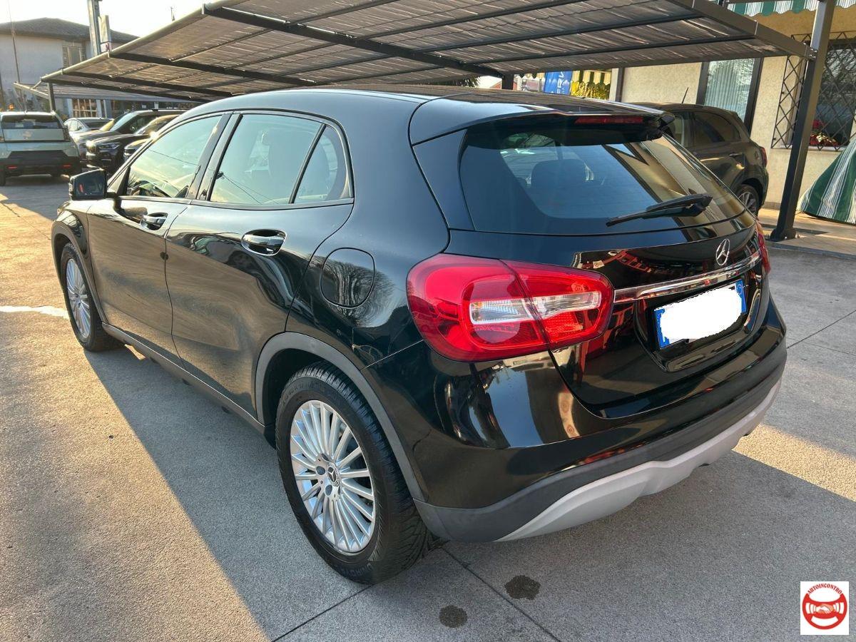 MERCEDES - Classe GLA - GLA 180 d Premium