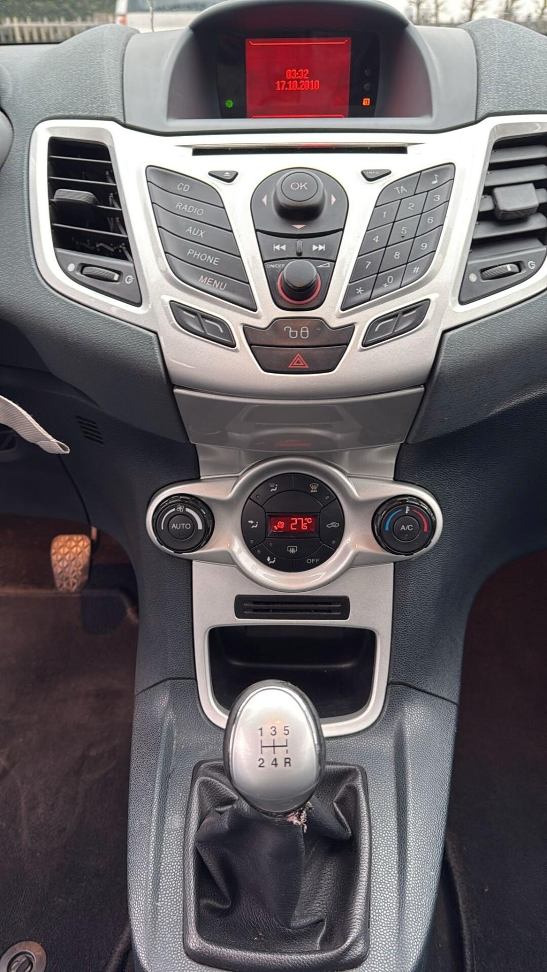 Ford Fiesta 1.4 TDCi 70CV 3 porte Titanium