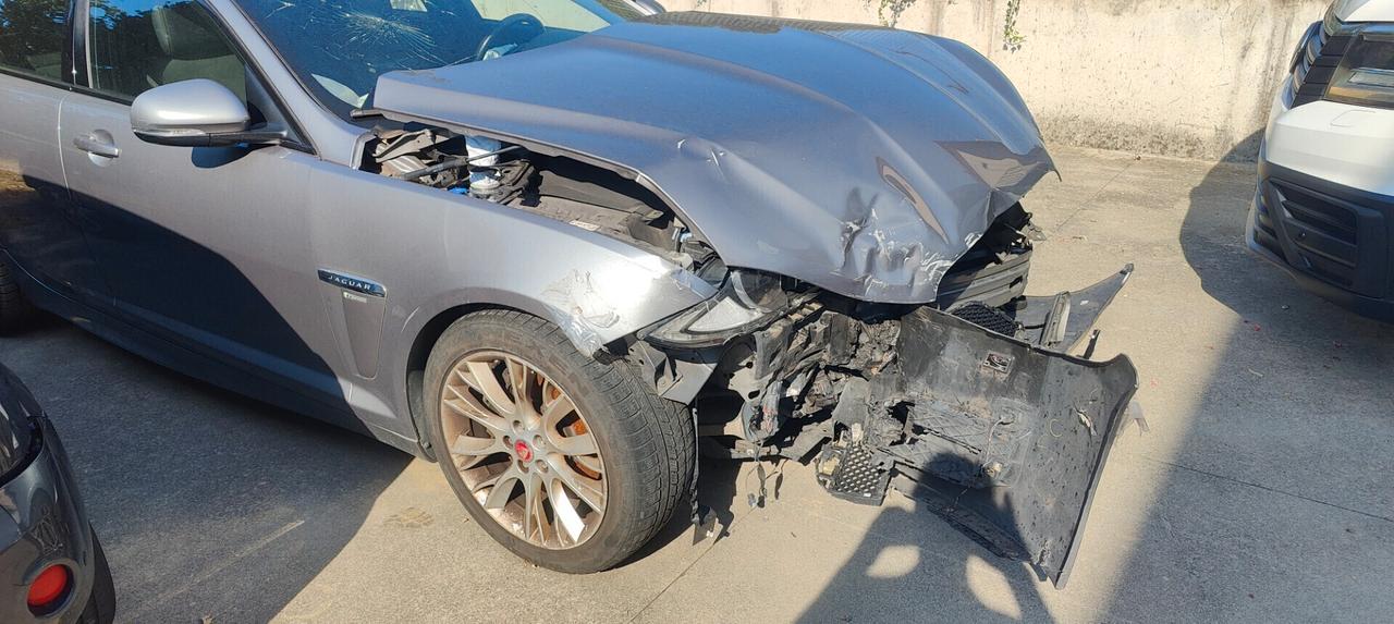 Jaguar XF Sportbrake 2.2 D 200 CV R-Sport